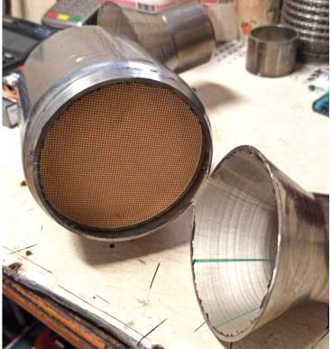 Αγορά Τριοδικός καταλύτης 300 CPI | Σύστημα καθαρισμού καυσαερίων αυτοκινήτων | Πληροί τα πρότυπα EURO 6 διαδικτυακή κατασκευή