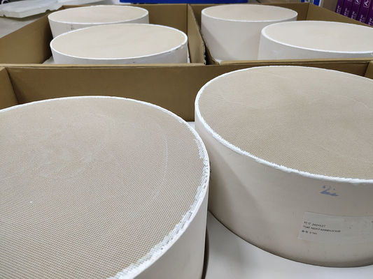 Αγορά Αυτοκινητική εκπομπή καταλυτικών μετατροπέων 100cpi SCR καταλυτών οξείδωσης μορίων POC διαδικτυακή κατασκευή