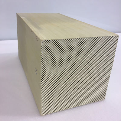 SIC του πυριτίου καρβιδίου καταλυτών Dpf φίλτρων ευρο- αυτοκινήτων θερμική επέκταση συντελεστή μερών χαμηλή